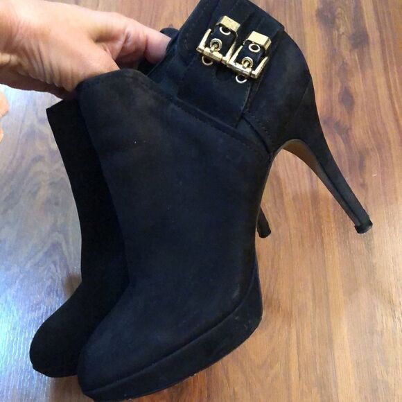 Vince Camuto black and gold heeled booties Suede genuine leather size 7 - Picture 5 of 9
